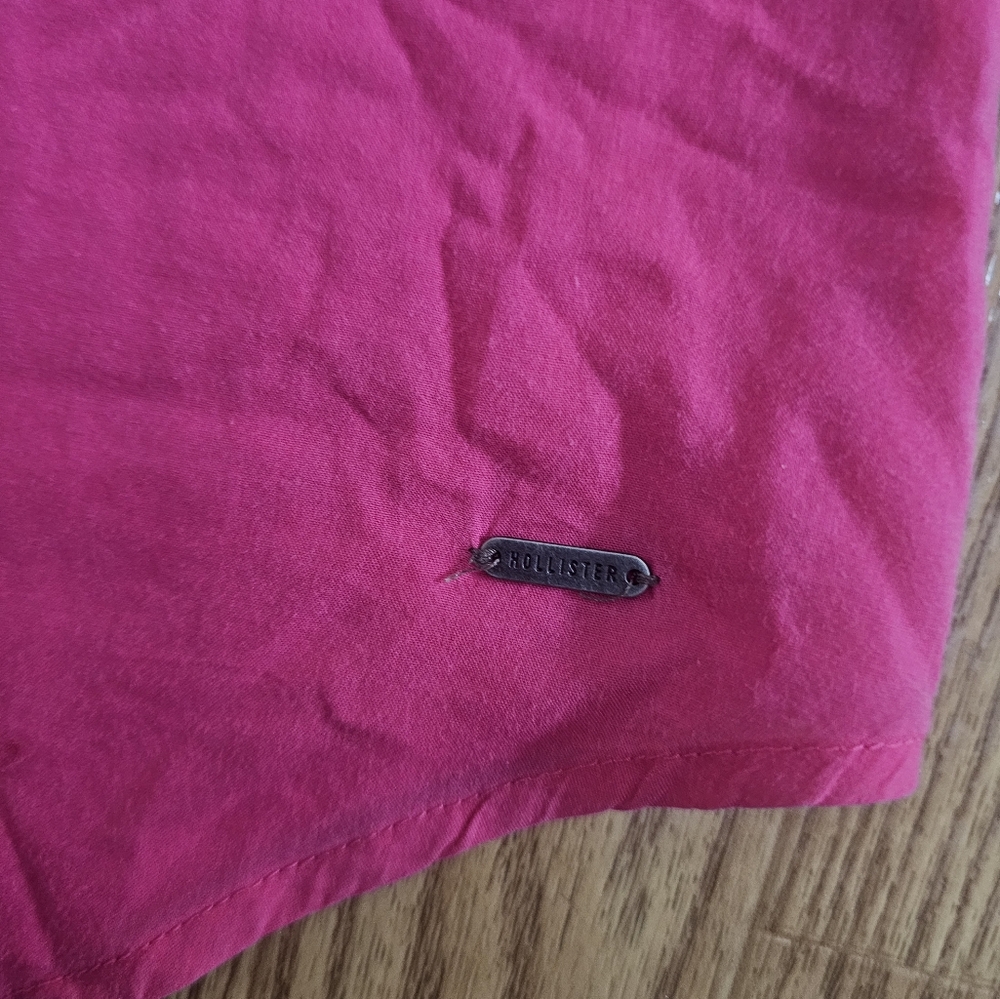 HOLLISTER PINK WOMEN'S TOP SHORTSLEVE‎ SIZE XS embroided - Picture 3 of 6